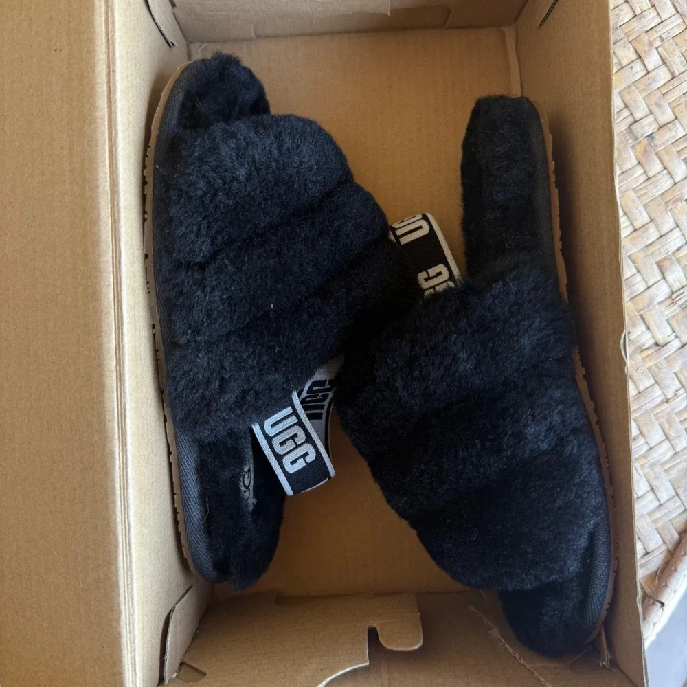 UGG T Fluff Yeah Slide Black Sheepskin Elastic Strap Kids Toddler 12 1098579T